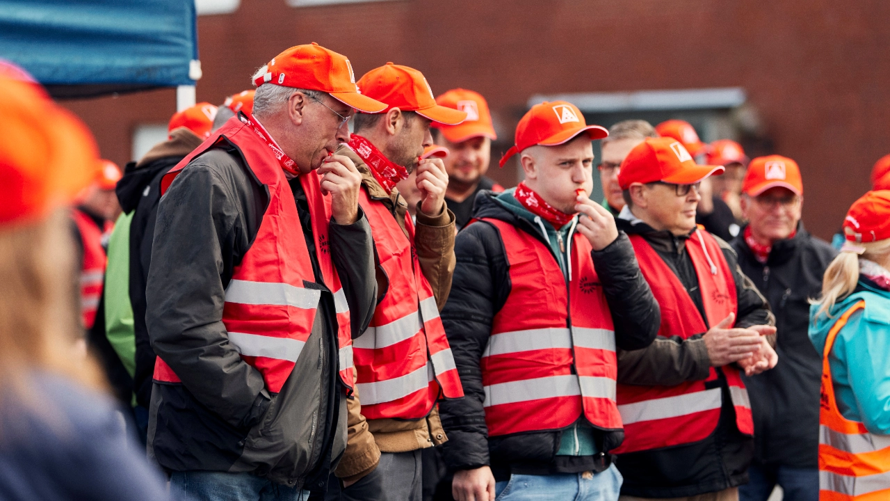 Warnstreik in Güstersloh am 15.10.21 anlässlich der Tarifrunde Holz- und Kunststoff 2021