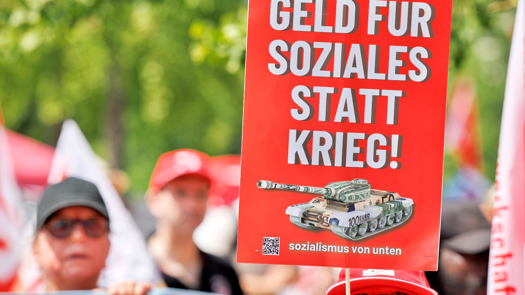 Kundgebung Jetzt reicht´s! gegen Sozialabbau von DGB und weiteren Organisationen im Invalidenpark
