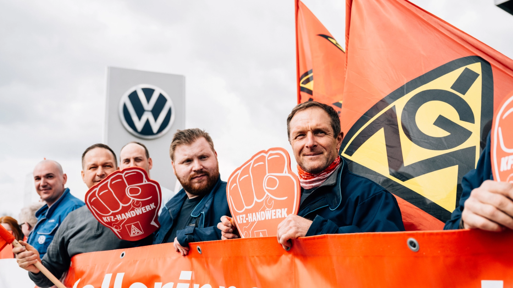 Warnstreik in der VW-Niederlassung Leipzig, Merseburger Straße