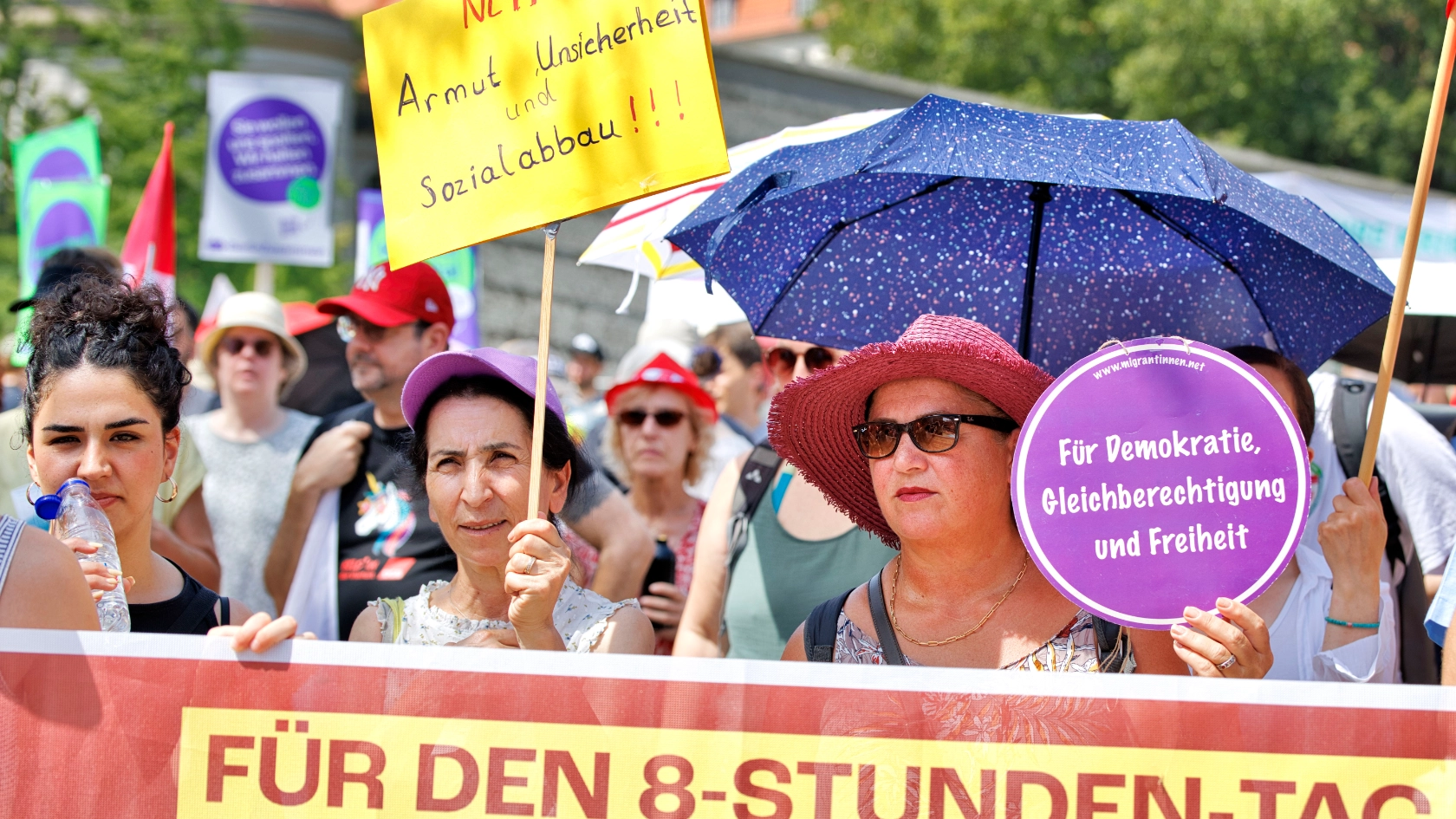 Kundgebung Jetzt reicht´s! gegen Sozialabbau von DGB und weiteren Organisationen im Invalidenpark