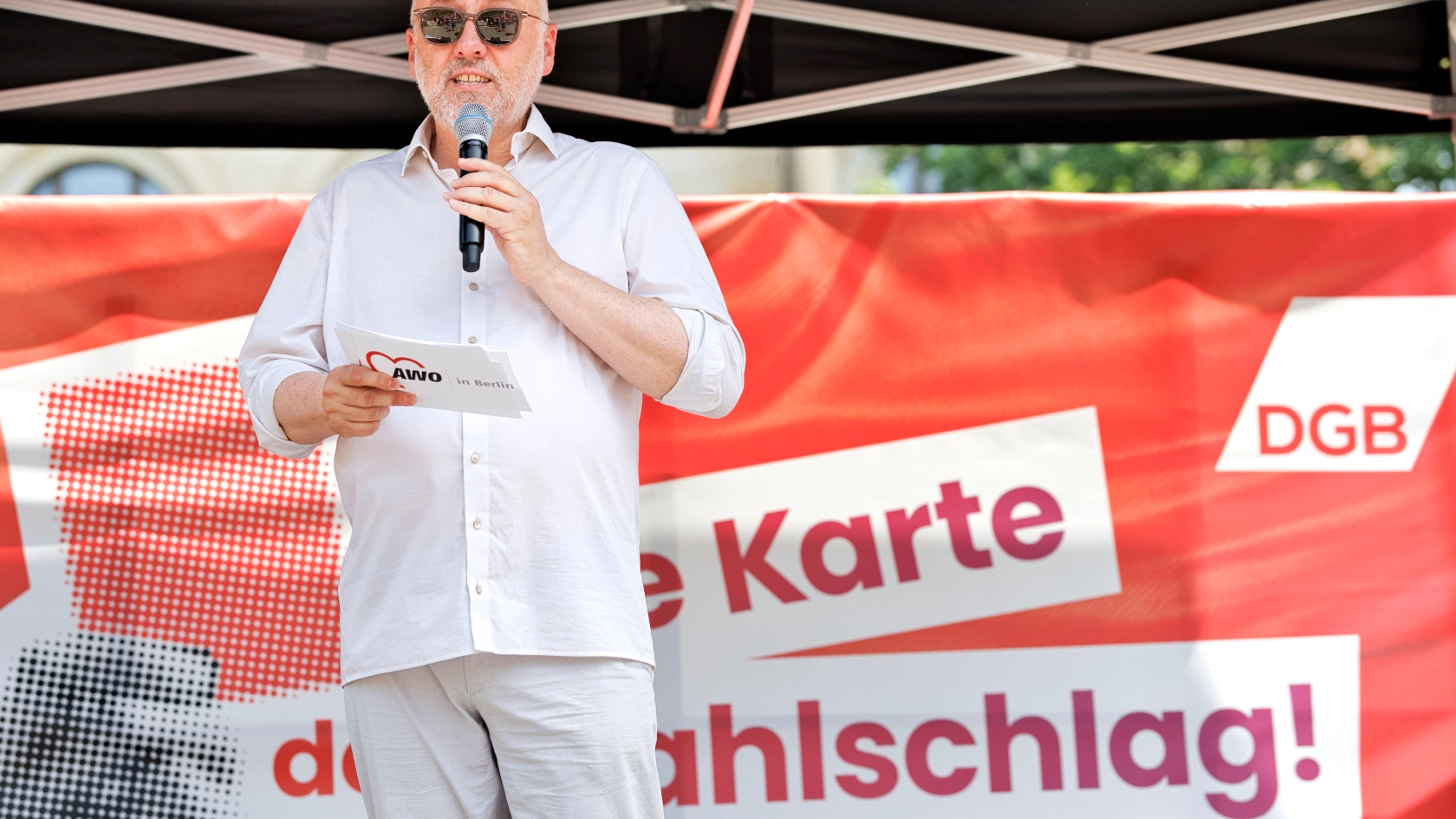Kundgebung Jetzt reicht´s! gegen Sozialabbau von DGB und weiteren Organisationen im Invalidenpark