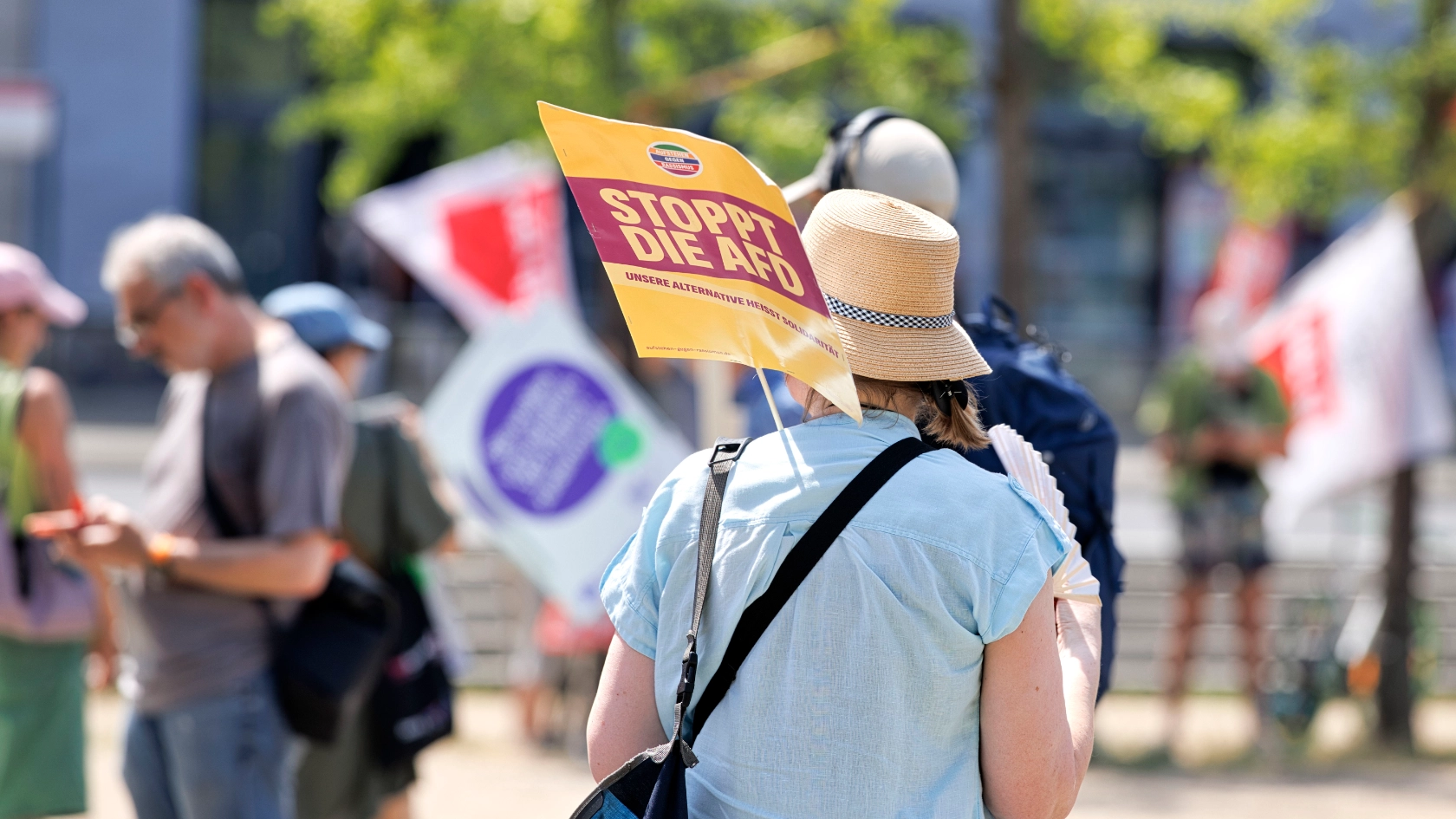 Kundgebung Jetzt reicht´s! gegen Sozialabbau von DGB und weiteren Organisationen im Invalidenpark