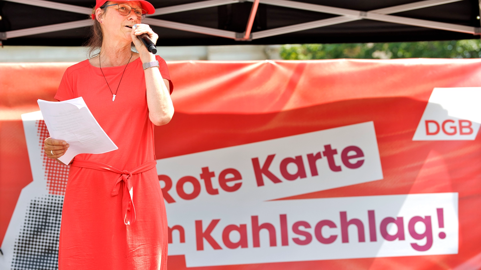 Kundgebung Jetzt reicht´s! gegen Sozialabbau von DGB und weiteren Organisationen im Invalidenpark
