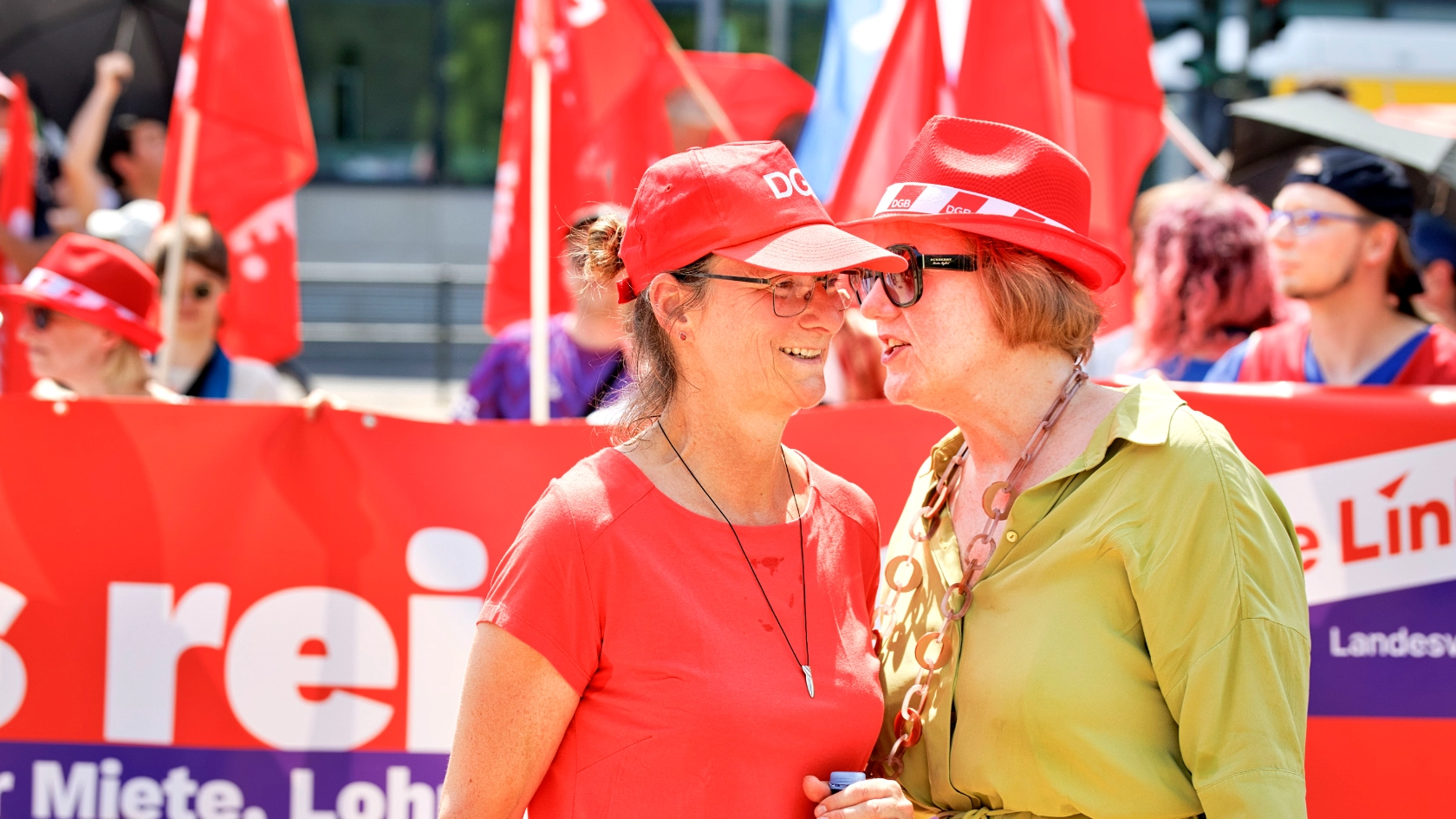 Kundgebung Jetzt reicht´s! gegen Sozialabbau von DGB und weiteren Organisationen im Invalidenpark