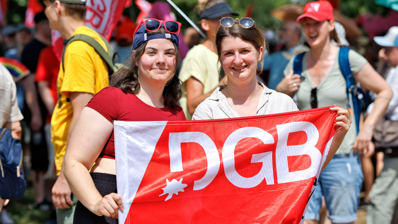 Kundgebung Jetzt reicht´s! gegen Sozialabbau von DGB und weiteren Organisationen im Invalidenpark