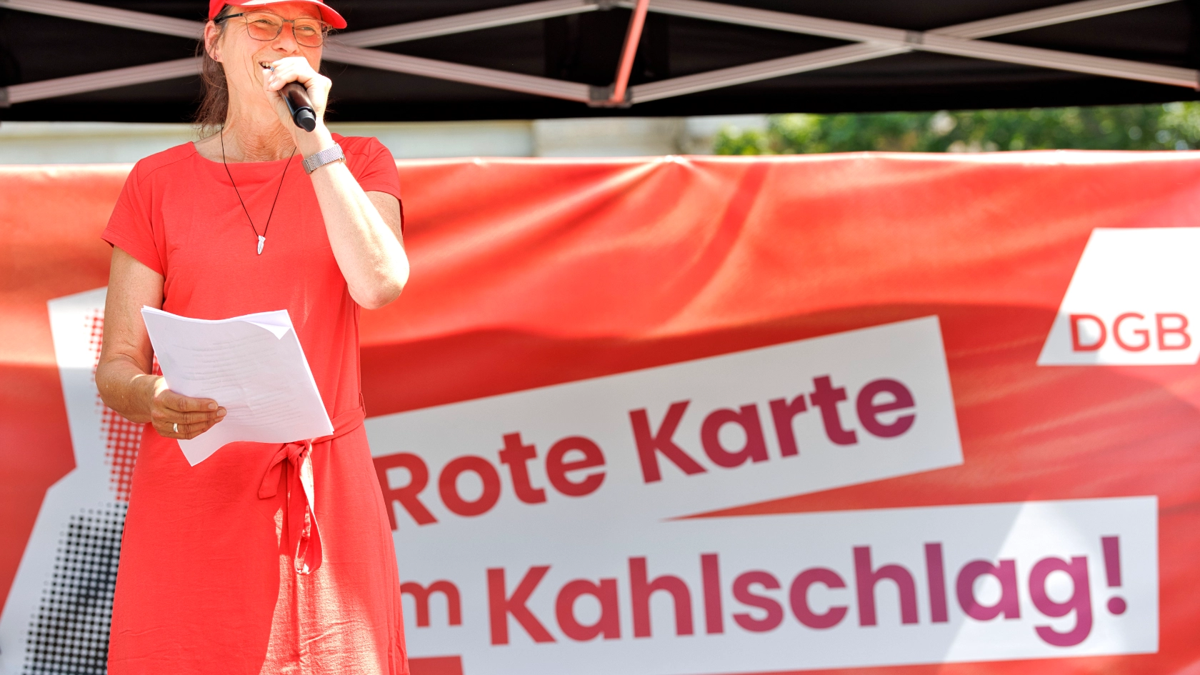 Kundgebung Jetzt reicht´s! gegen Sozialabbau von DGB und weiteren Organisationen im Invalidenpark