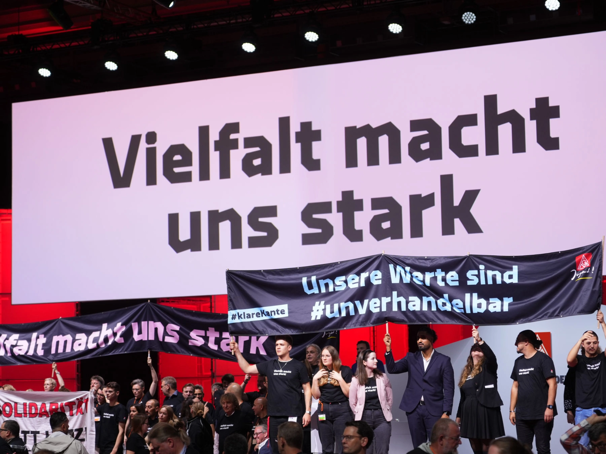 Aktion gegen Rechts der IG Metall Jugend beim Gewerkschaftstag in Frankfurt