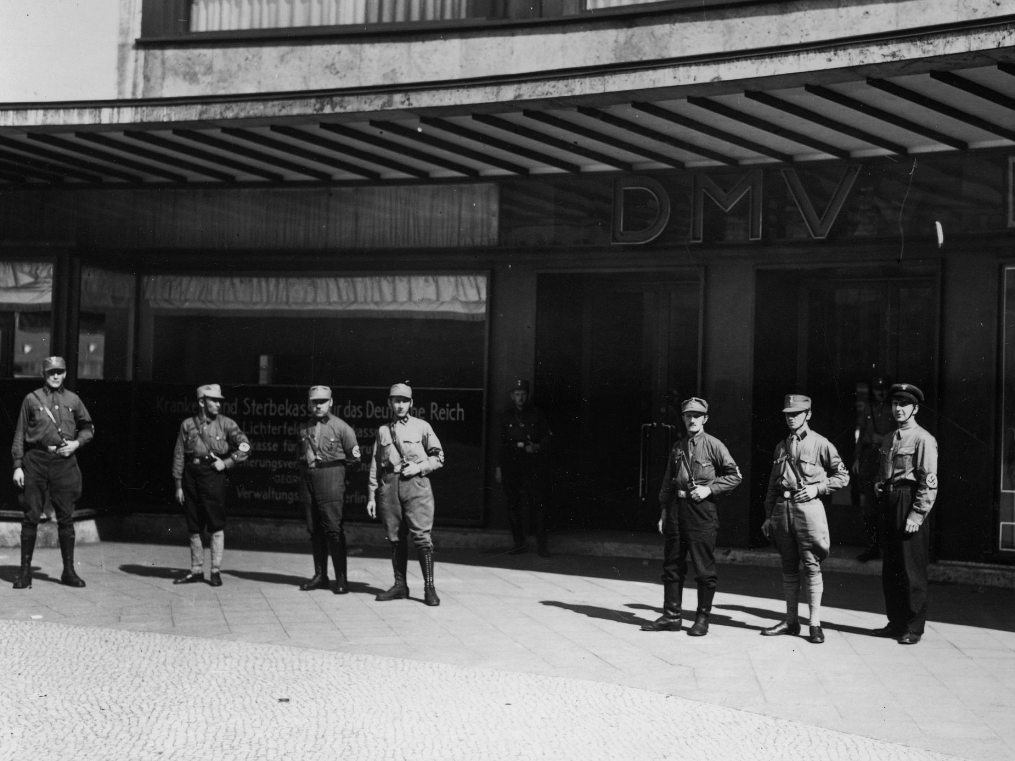 2. Mai 1933: Nazis überfallen Gewerkschaftshäuser