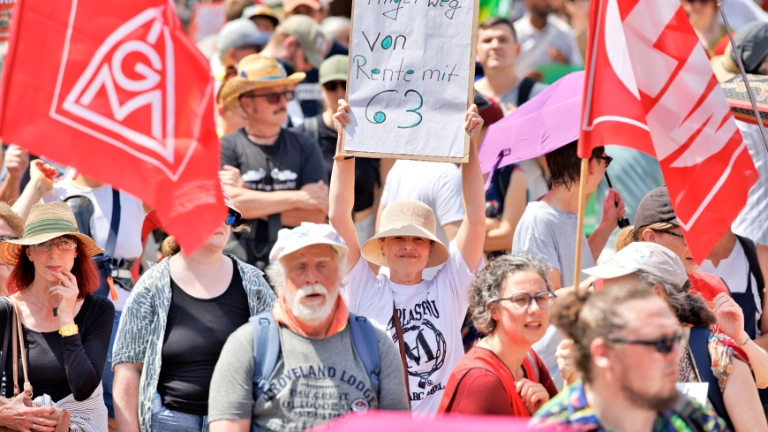 Kundgebung Jetzt reicht´s! gegen Sozialabbau von DGB und weiteren Organisationen im Invalidenpark