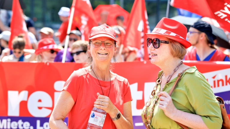 Kundgebung Jetzt reicht´s! gegen Sozialabbau von DGB und weiteren Organisationen im Invalidenpark