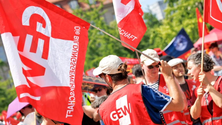 Kundgebung Jetzt reicht´s! gegen Sozialabbau von DGB und weiteren Organisationen im Invalidenpark