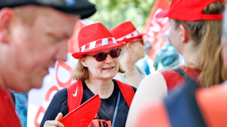 Kundgebung Jetzt reicht´s! gegen Sozialabbau von DGB und weiteren Organisationen im Invalidenpark